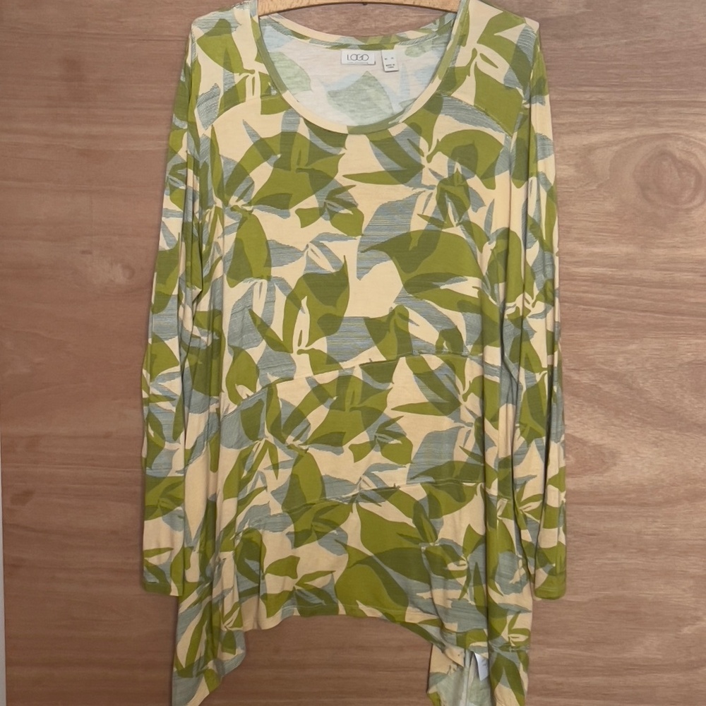 LOGO Lori Goldstein rayon tunic size XL green leaf print asymmetrical lagenlook